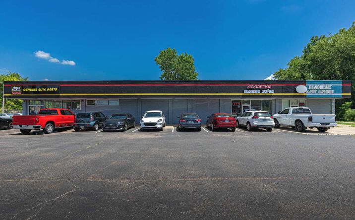 Pictures of Retail property located at 1684 Woodman Dr, Dayton, OH 45432 for sales - image #1