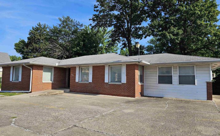 Pictures of Special Purpose property located at 2006 BROADWAY, Mt Vernon, IL 62864 for sales - image #1