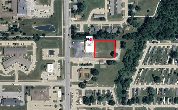 Pictures of Land property located at 1111 S Lincoln St, Knoxville, IA 50138 for sales - image #1