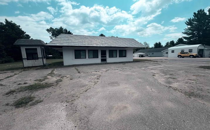 Pictures of Special Purpose property located at 3390 N Clare, Harrison, MI 48625 for sales - image #1