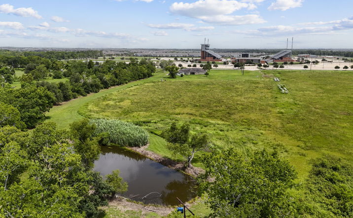 Pictures of Land, Mixed Use, Multifamily property located at 4338 Davenport Pkwy, Rosharon, TX 77583 for sales - image #1