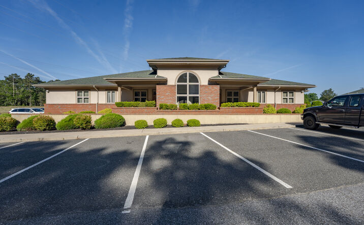 Pictures of Office property located at 1051 W Sherman Ave, Vineland, NJ 08360 for sales - image #1