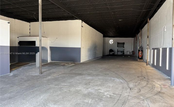 Pictures of Industrial property located at 3771 NW 51st St # B #3771-B, Hialeah, FL 33142 for sales - image #1