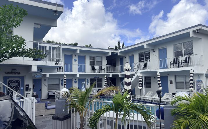 Pictures of Multifamily property located at 665 SE 20th Ave, Deerfield Beach, FL 33441 for sales - image #1