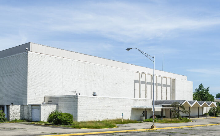 Pictures of Retail property located at 6290 Glenway Ave, Cincinnati, OH 45211 for comps - image #1