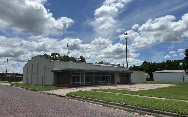 Pictures of Industrial property located at 301 W 5th St, Newton, KS 67114 for sales - image #1