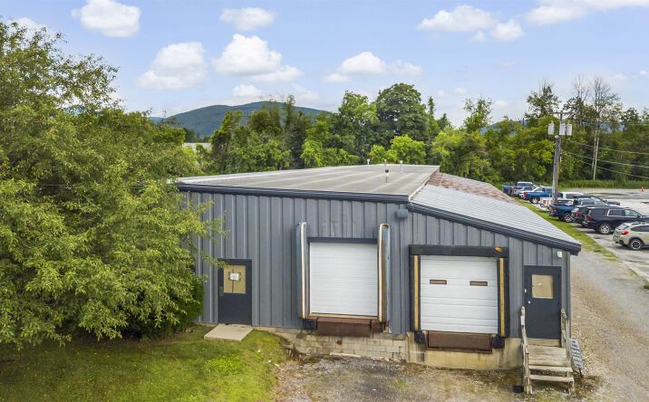 Pictures of Retail, Office, Industrial property located at 123 Park St, Rutland, VT 05701 for sales - image #1