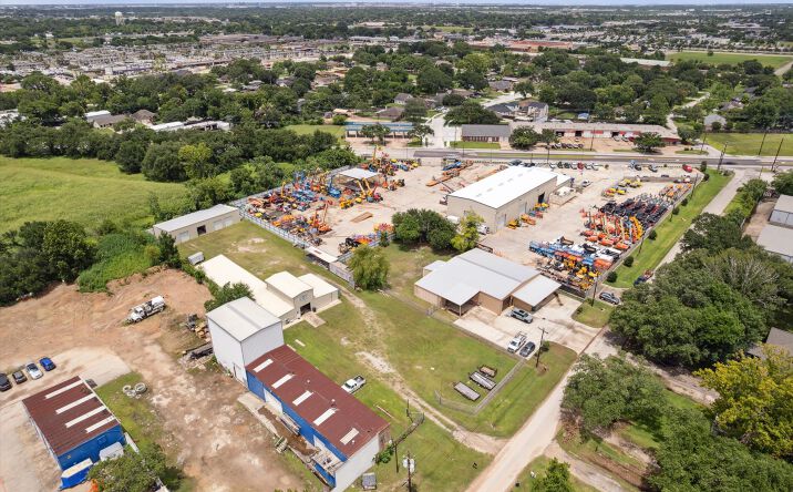 Pictures of Industrial, Mixed Use, Self Storage property located at 6921 Red Bluff Rd., Pasadena, TX 77505 for sales - image #1