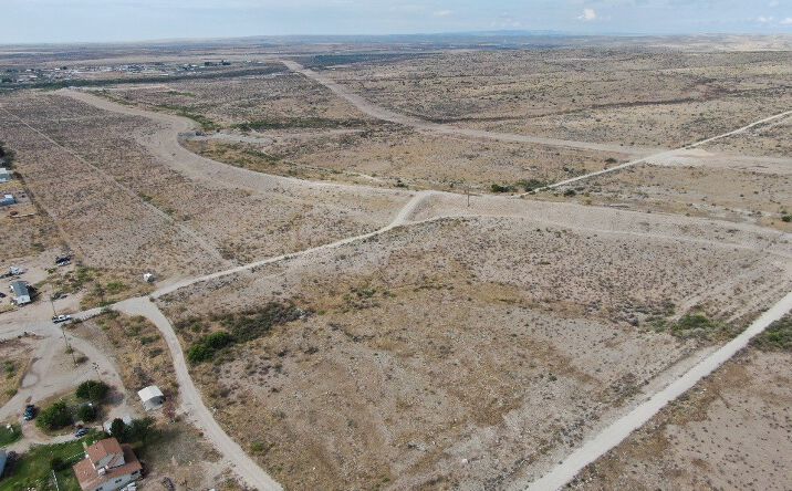 Pictures of Land property located at 2806 Holland Ln, Carlsbad, NM 88220 for sales - image #1