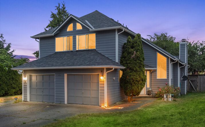 Pictures of Multifamily property located at 2826 NE 8th St, Renton, WA 98056 for sales - image #1