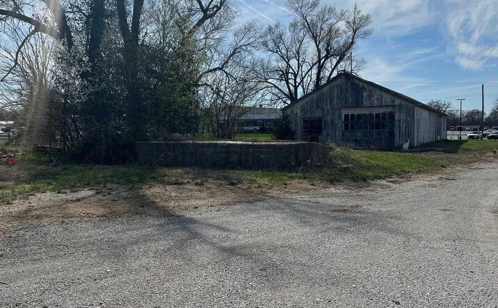 Pictures of Land property located at 1131 N 3rd, Clinton, MO 64735 for sales - image #1
