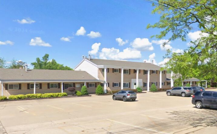 Pictures of Office property located at 215 E Waterloo Rd, Akron, OH 44319 for sales - image #1