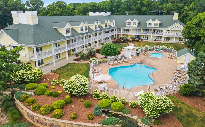 Pictures of Hospitality property located at 441 W Lakeshore Dr, Kelleys Island, OH 43438 for sales - image #1