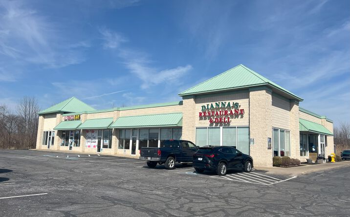 Pictures of Office, Retail property located at 2853 E Harbor Rd, Port Clinton, OH 43452 for sales - image #1
