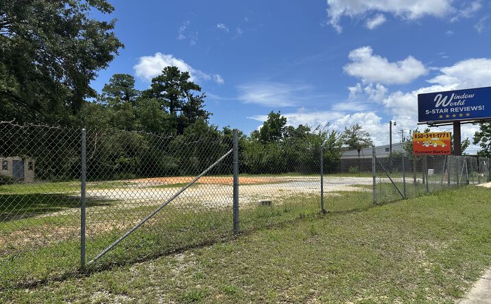 Pictures of Land, Office property located at 95 Airport Blvd, Pensacola, FL 32503 for sales - image #1