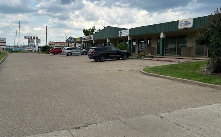 Pictures of Mixed Use, Office, Retail property located at 760 S. Kingshighway, Cape Girardeau, MO 63703 for sales - image #1