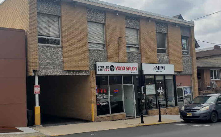 Pictures of Office, Retail property located at 442 Main St, Fort Lee, NJ 07024 for sales - image #1