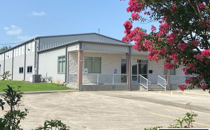 Pictures of Industrial property located at 2204 MacArthur Drive, Orange, TX 77630 for sales - image #1