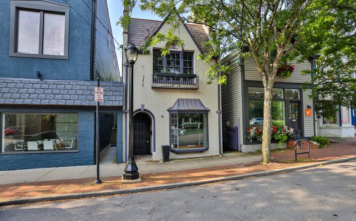 Pictures of Retail property located at Madison Road, Cincinnati, OH 45208 for sales - image #1