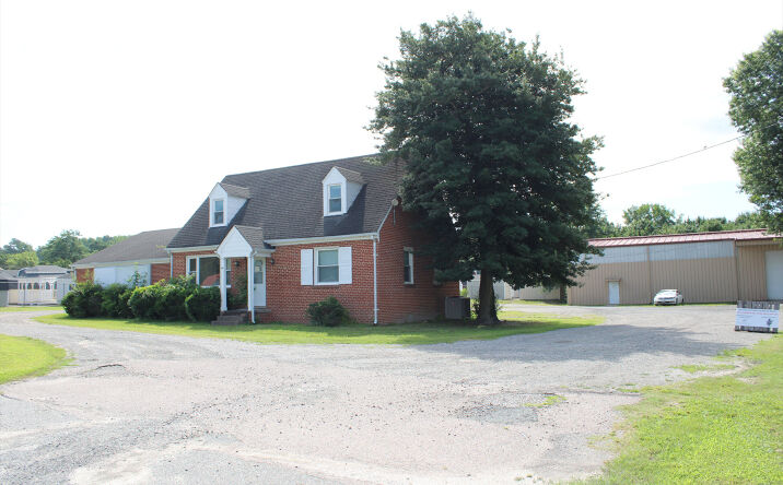 Pictures of Office property located at 8133 Mechanicsville Tpke, Mechanicsville, VA 23111 for sales - image #1