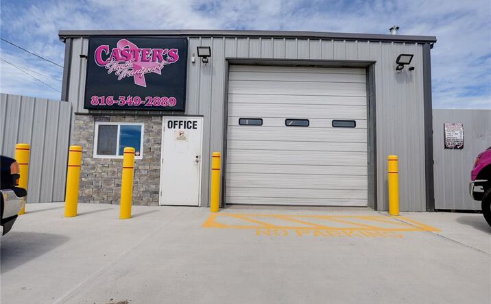 Pictures of Industrial, Retail, Office property located at 106 NW Locust Street, Oak Grove, MO 64075 for sales - image #1