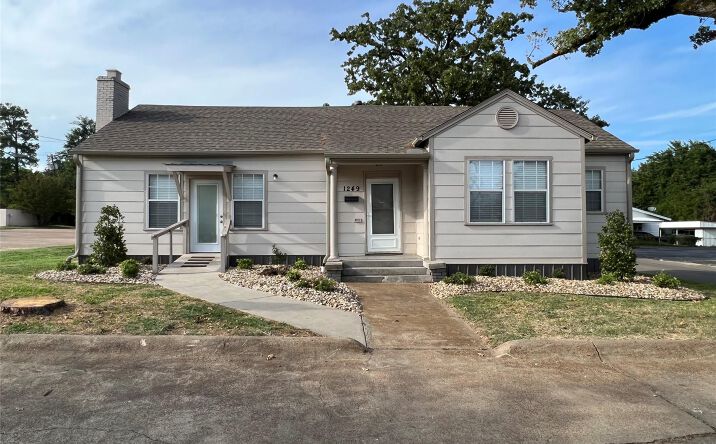 Pictures of Special Purpose property located at 1249 Lamar Avenue, Paris, TX 75460 for sales - image #1
