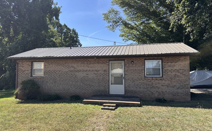Pictures of Land, Retail property located at 3624 Hickory Lincolnton Hwy, Newton, NC 28658 for sales - image #1