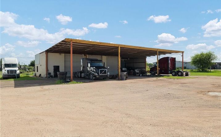Pictures of Retail property located at 2525 W MIle 5 N Moorefield Road W, Alton, TX 78574 for sales - image #1