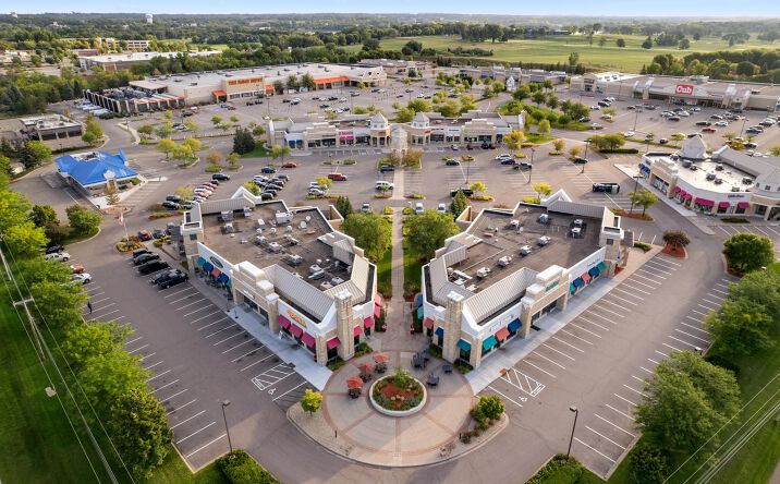 Pictures of Retail property located at 200 Pioneer Trail, Chaska, MN 55318 for sales - image #1