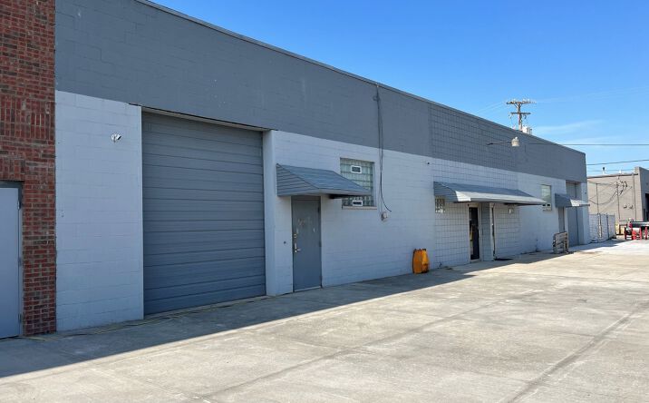 Pictures of Industrial property located at 33417 Kelly Rd, Fraser, MI 48026 for sales - image #1