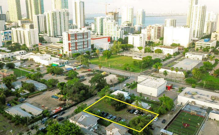 Pictures of Hospitality, Land, Multifamily, Office property located at 144 NE 22nd St, Miami, FL 33137 for sales - image #1