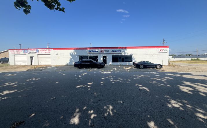 Pictures of Industrial, Retail property located at 124 N 2nd St, Terre Haute, IN 47807 for sales - image #1