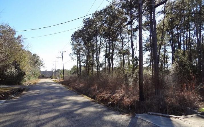 Pictures of Office, Industrial property located at Amber St, Slidell, LA 70461 for sales - image #1