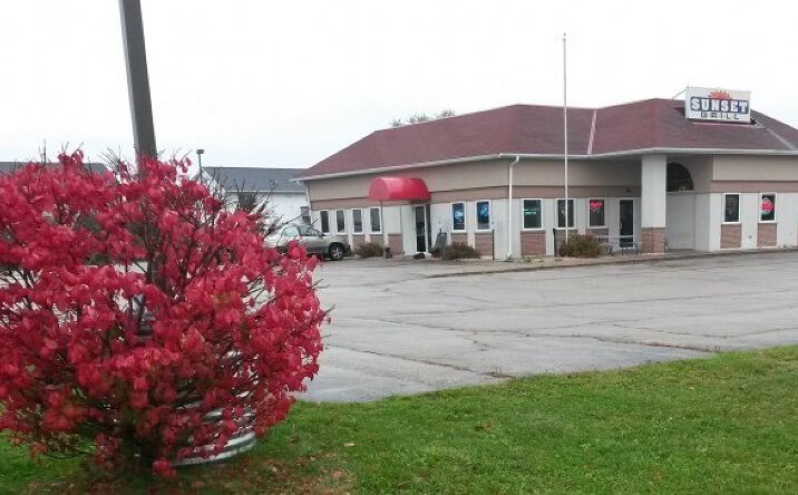 Pictures of Retail property located at 637 W North St, DeForest, WI 53532 for comps - image #1