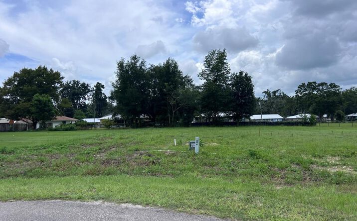 Pictures of Land property located at Lot 1 NW 5th Pl, Chiefland, FL 32626 for sales - image #1