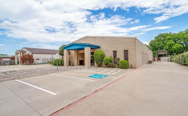 Pictures of Industrial, Office property located at 110 Gotcher Ave, Lake Dallas, TX 75065 for sales - image #1