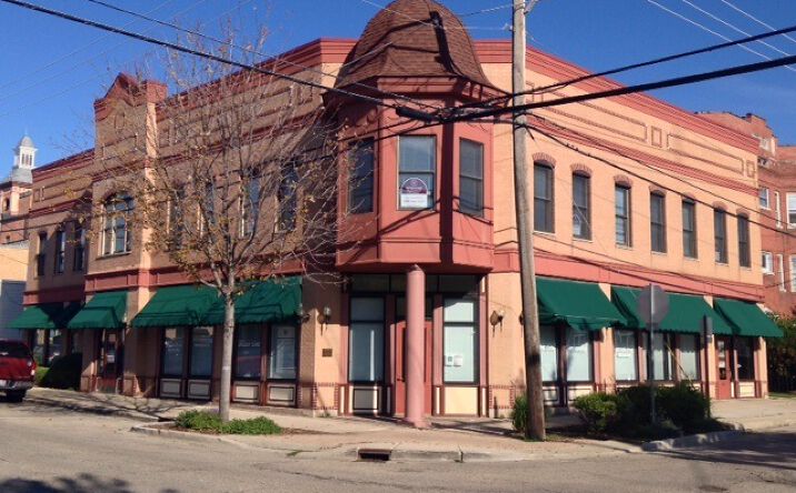 Pictures of Office property located at 131 E Calhoun Street, Woodstock, IL 60098 for sales - image #1