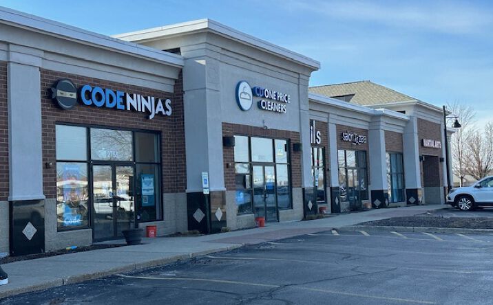 Pictures of Retail property located at 2701 - 2799 Algonquin Road, Algonquin, IL 60102 for sales - image #1