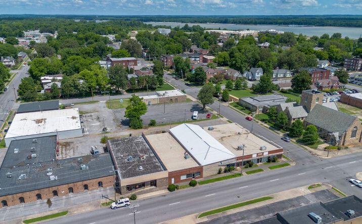 Pictures of Hospitality, Office, Retail property located at 703 Jefferson St, Paducah, KY 42001 for sales - image #1