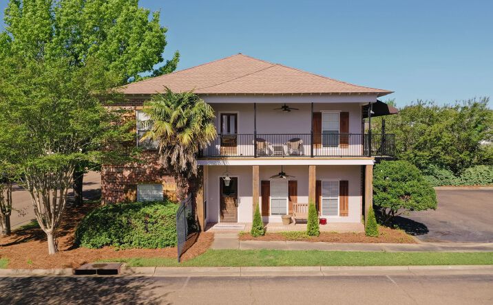 Pictures of Multifamily, Office property located at 40 Northtown Dr, Jackson, MS 39211 for sales - image #1