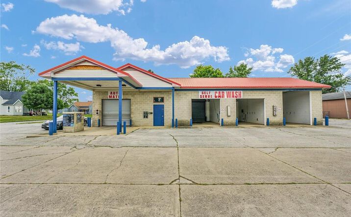 Pictures of Retail, Special Purpose property located at 111 W Fairchild St, Danville, IL 61832 for sales - image #1