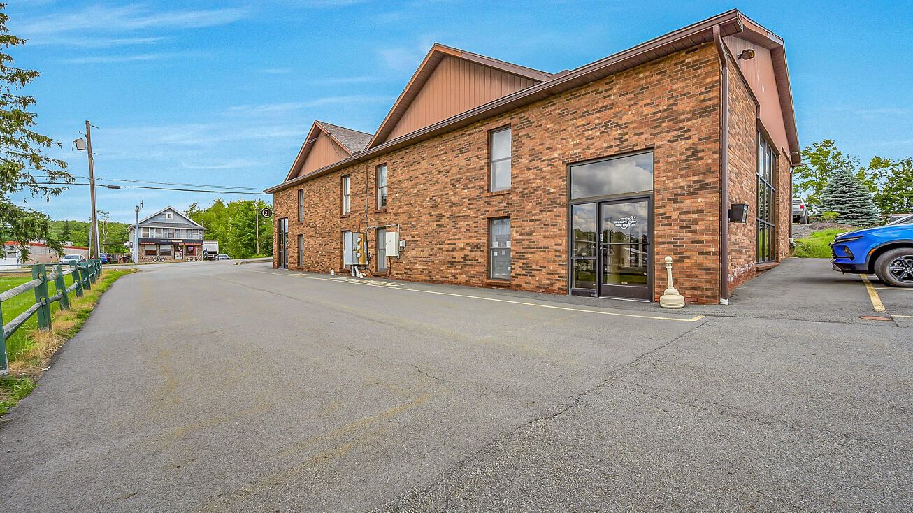 606 Hamlin Highway, Lake Ariel, PA 18436 | Crexi.com