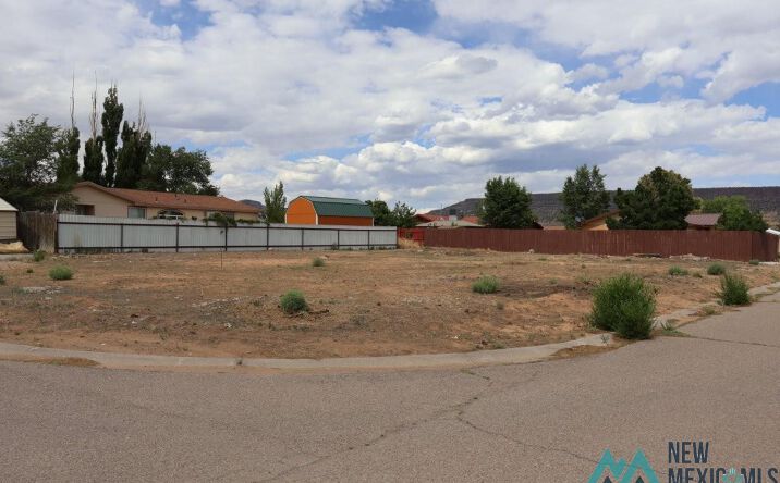Pictures of Land property located at 812 Alcazar Street, Grants, NM 87020 for sales - image #1