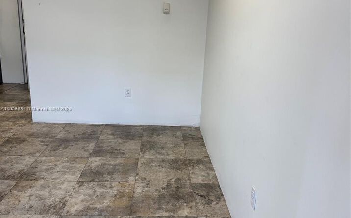 Pictures of Mixed Use, Industrial property located at 10900 NW 21st St # 140, Sweetwater, FL 33172 for sales - image #1