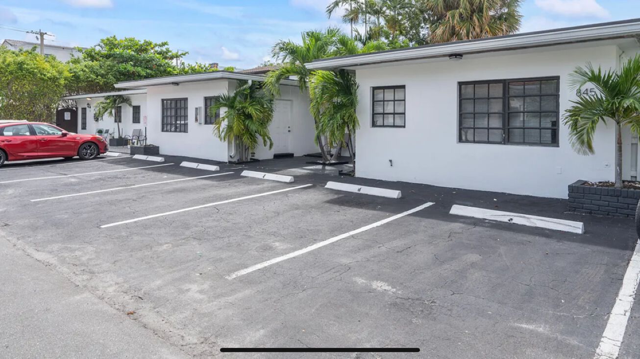 844 NE 17th Way amp 845 N Victoria - 84fdee769b964d0ea286bead02b3de4a 1306x734 