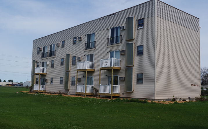 Pictures of Multifamily property located at 303 N 4th St, Aberdeen, SD 57401 for sales - image #1