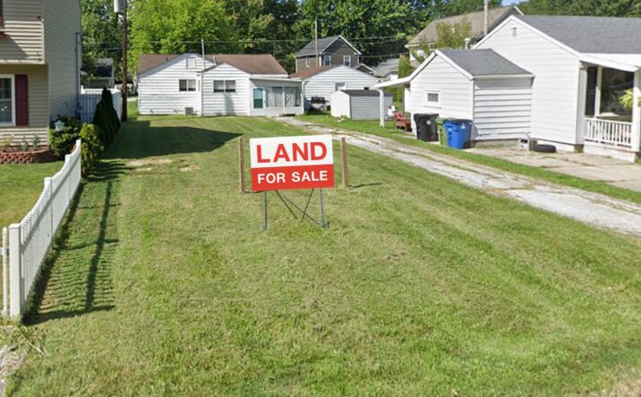 Pictures of Land property located at 33862 Beachpark Dr, Eastlake, OH 44095 for sales - image #1