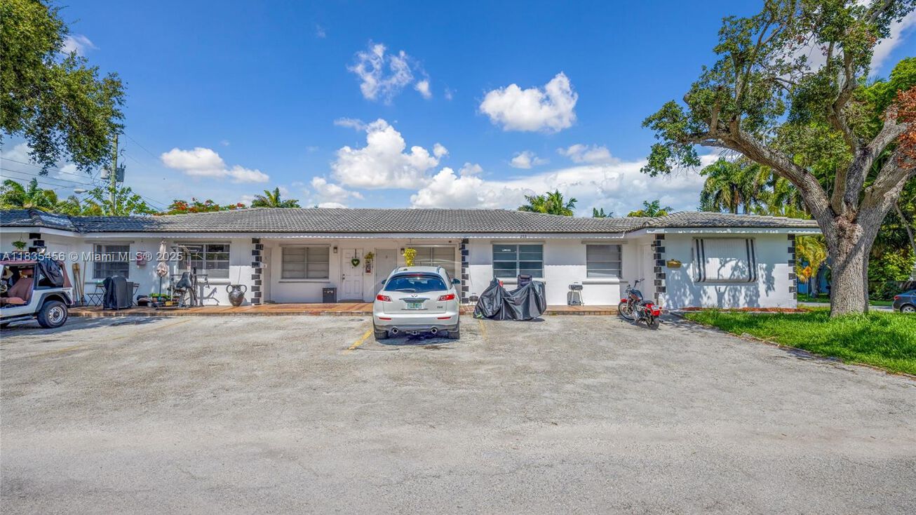 213 SE Park St Dania Beach FL - 78448d852fd042a29df591de800c1b4b 1306x734 