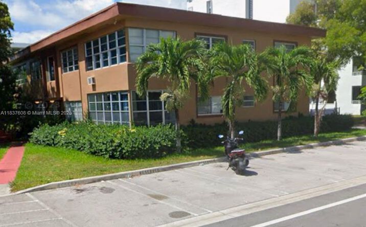 1040 94 street Bay Harbor Islands - 51ef5c0105a34803b8f1ae92f5229607 716x444