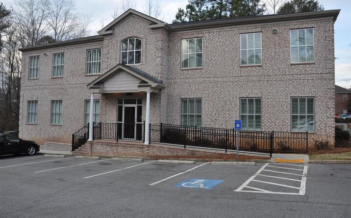 Pictures of Office property located at 4652 Lawrenceville Hwy, Lilburn, GA 30047 for sales - image #1